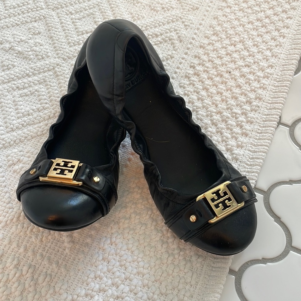 Tory Burch flats- like new!